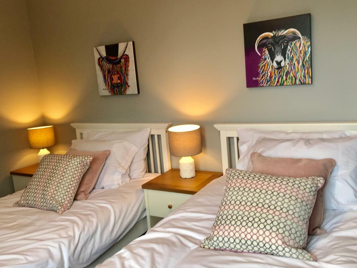 Hunters Lodge Exeter, Free Parking, Country Views, Great Wi-Fi, Large Garden Poltimore Exterior photo