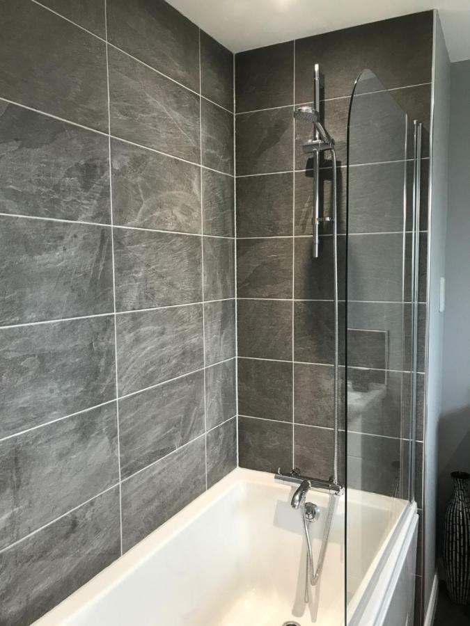 Hunters Lodge Exeter, Free Parking, Country Views, Great Wi-Fi, Large Garden Poltimore Exterior photo