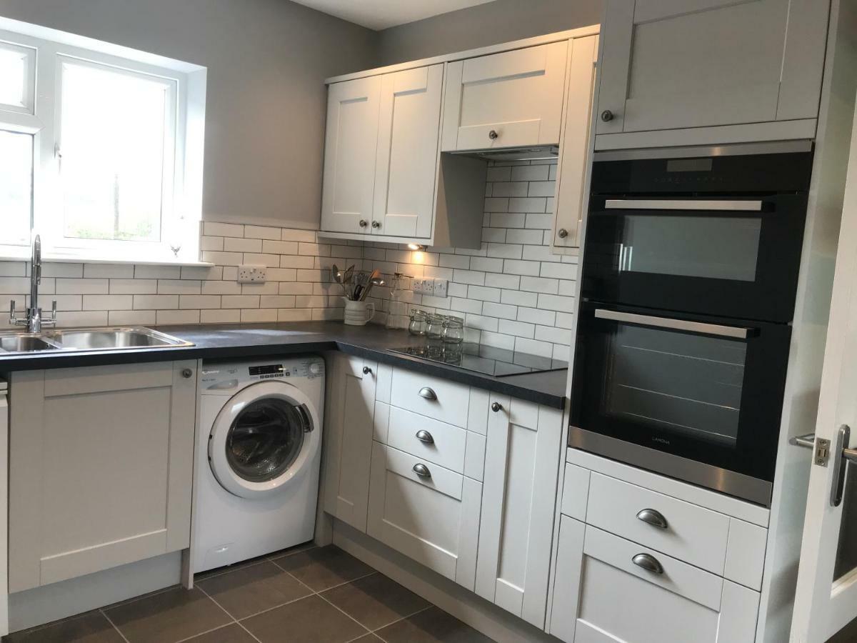 Hunters Lodge Exeter, Free Parking, Country Views, Great Wi-Fi, Large Garden Poltimore Exterior photo