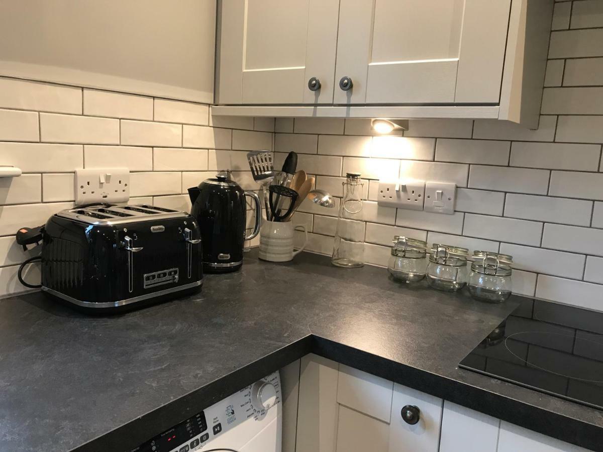 Hunters Lodge Exeter, Free Parking, Country Views, Great Wi-Fi, Large Garden Poltimore Exterior photo