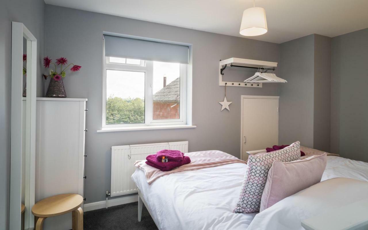 Hunters Lodge Exeter, Free Parking, Country Views, Great Wi-Fi, Large Garden Poltimore Exterior photo