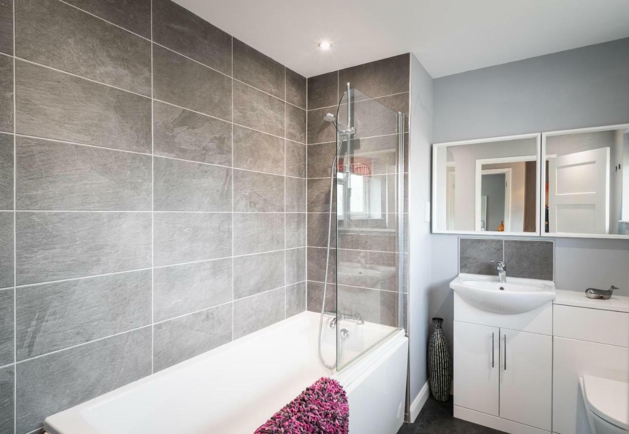 Hunters Lodge Exeter, Free Parking, Country Views, Great Wi-Fi, Large Garden Poltimore Exterior photo