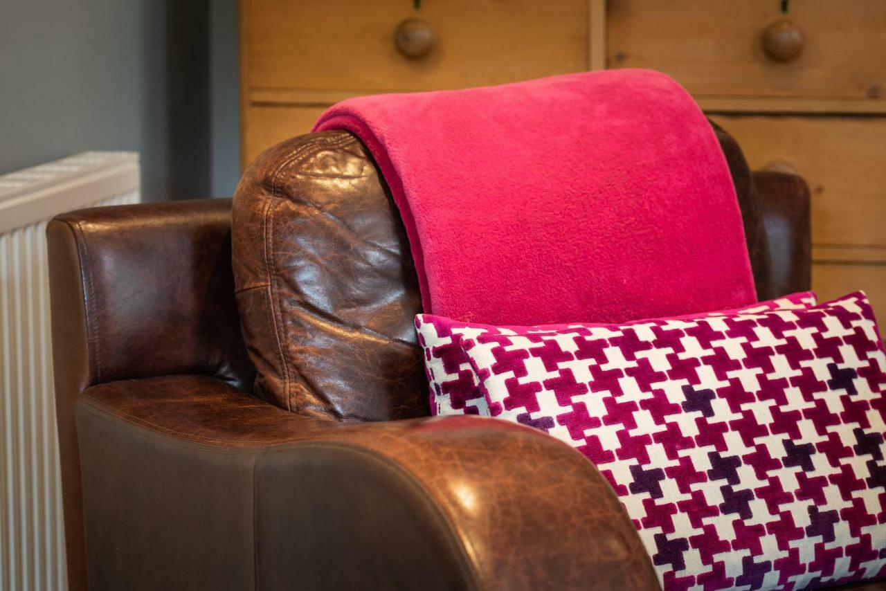 Hunters Lodge Exeter, Free Parking, Country Views, Great Wi-Fi, Large Garden Poltimore Exterior photo